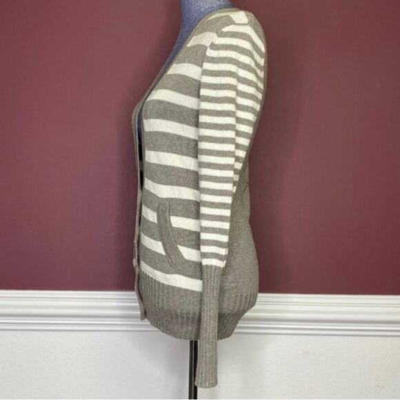 American Eagle Outfitters gray striped
cardigan S - Picture 2 of 4